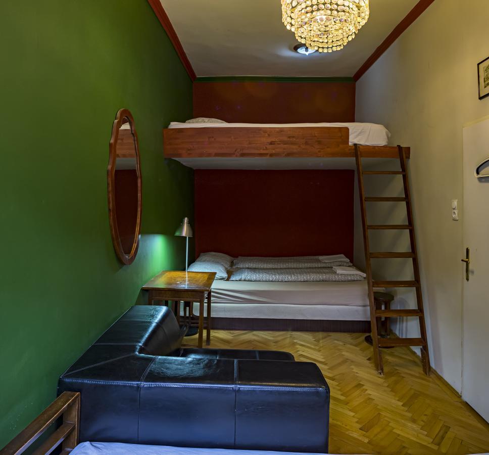 Santico Art Hotel And Hostel Budapest Room photo